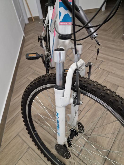 Bicicleta marimea 26 noua cu jante duble si accesorii incluse
