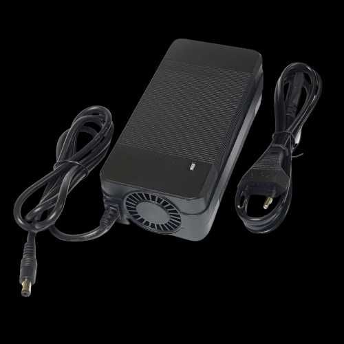 Incarcator Li-ion 67,2V/2A pt baterii de 60V mufa 5.5x2.5 Ebike