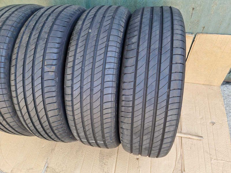 4 Michelin R18 195/60
летни гуми
DOT2224