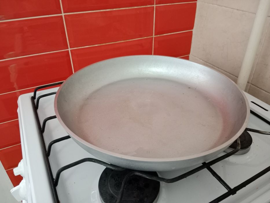 Большая сковорода/сковородка