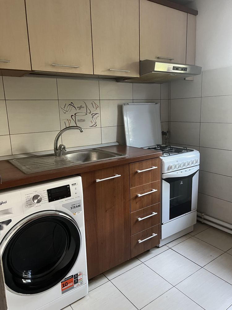 Dau in chirie casa pentru un cabinet medical sau o familie.