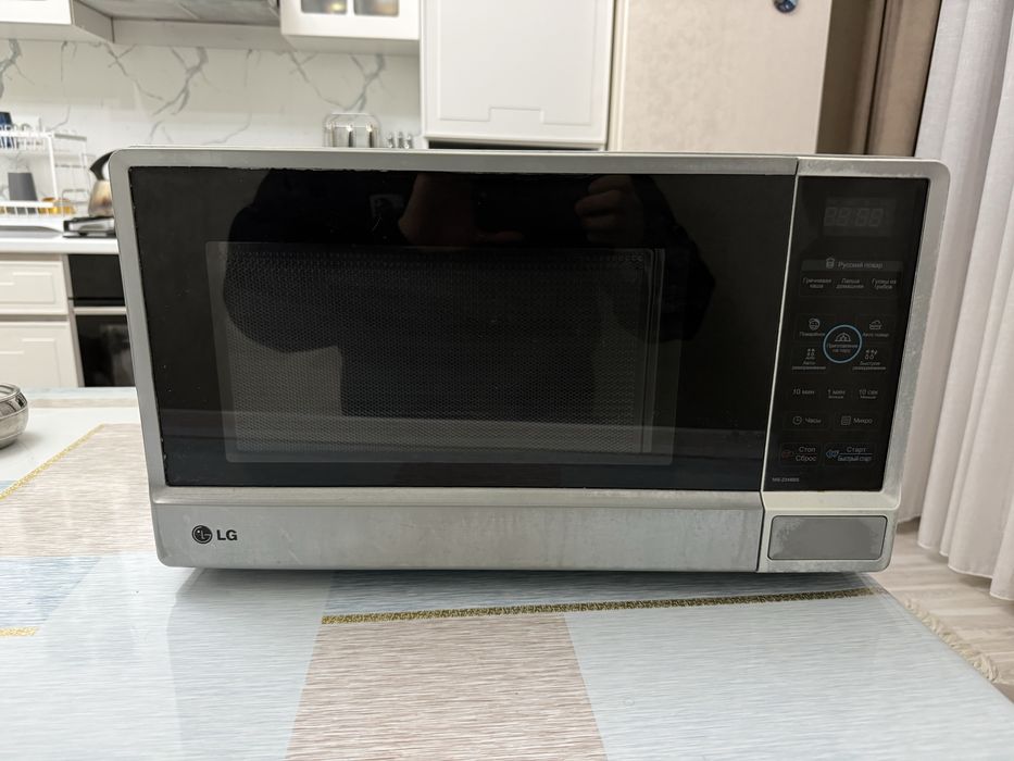 продаю микроволновку LG
