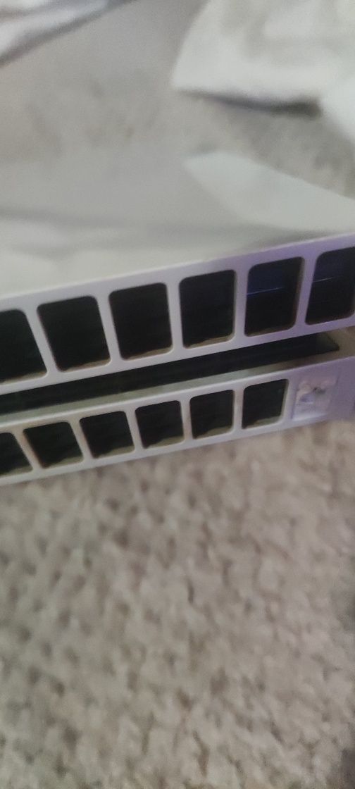 Продавам ps4 500gb