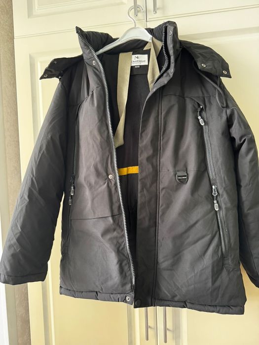 Зимний пуховик в отличном состоянии