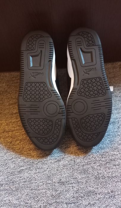 Vând Adidași din piele Puma noi nouți mărimea 43