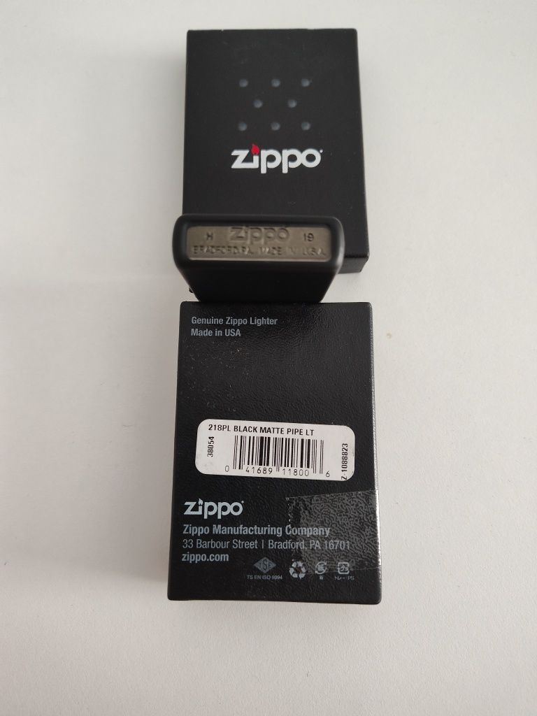 Bricheta ZIPPO 218PL Pipe Lighter Black Matte pipa la cutie