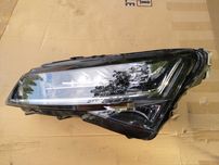 Ляв фар за Skoda Superb III 3V 2023 година.