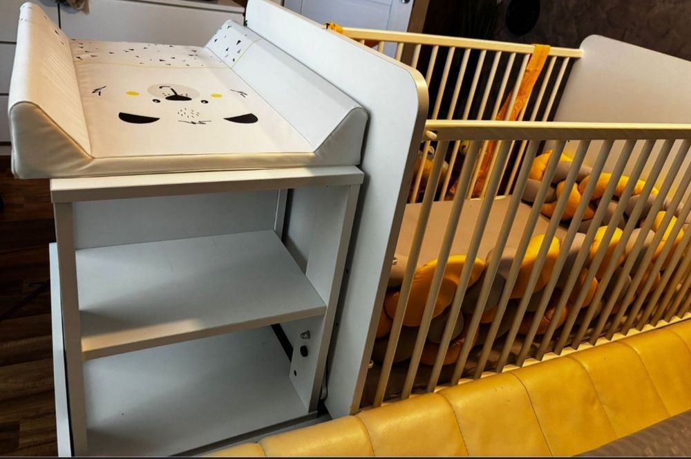 Vând pătuț  transformabil