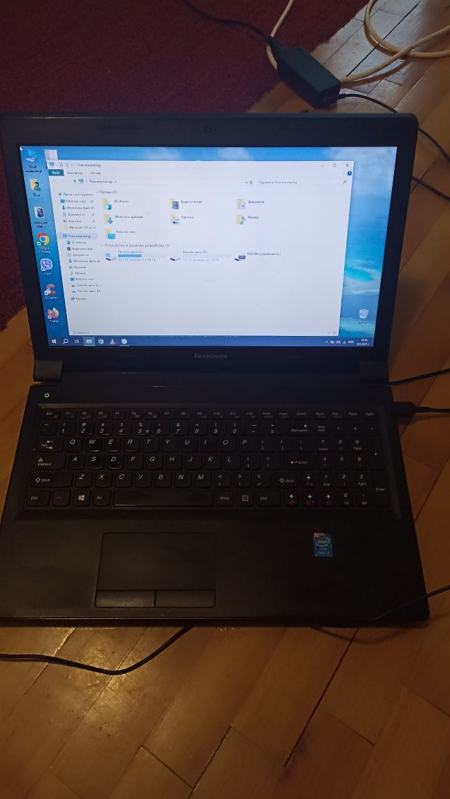 Лаптоп lenovo b5400 ;CPU i3-4000M, DDR 4GB; SSD 256GB