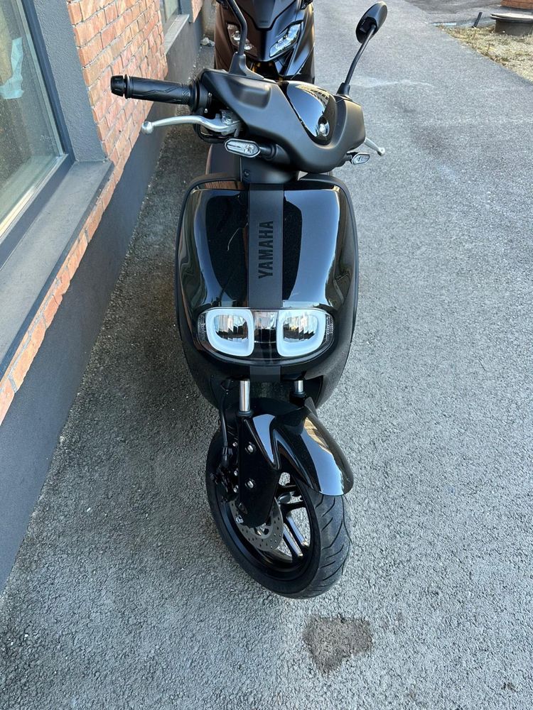 Vand scuter electric Yamaha neo din  2023,  5000 km