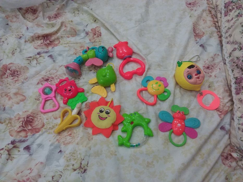 Подвески на коляску и кроватку