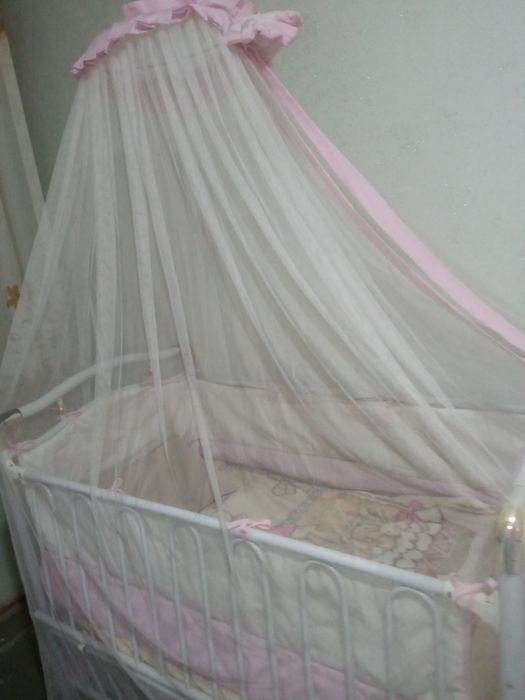 Отдам детскую кроватку трансформер