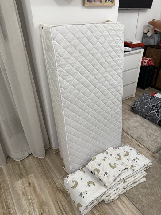 Pat pentru bebe Klups Paula Alb + salteaa cocos + protecții + lenjerie