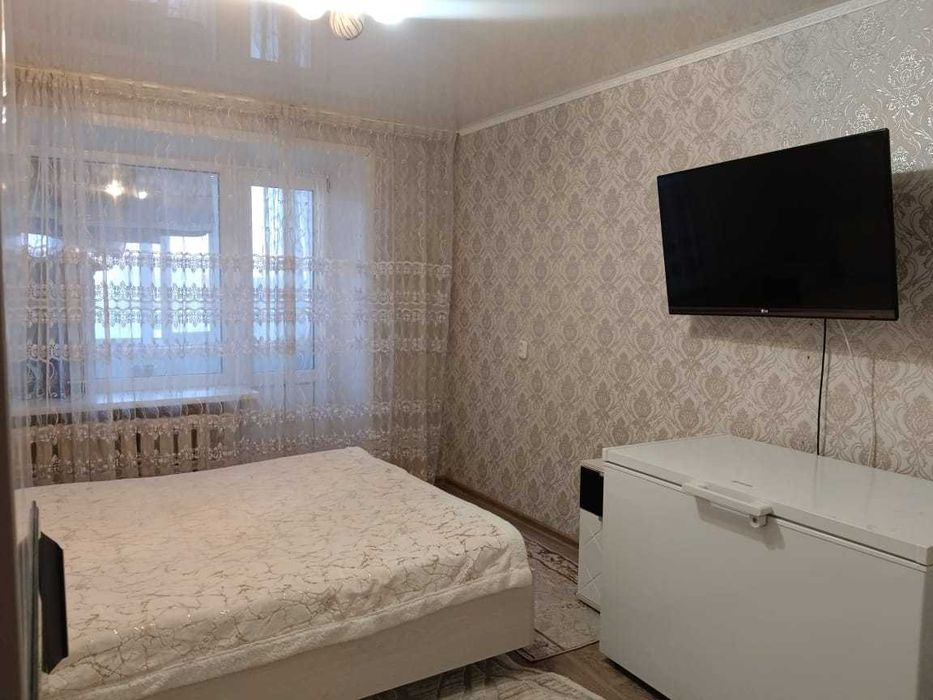 2х комнатная квартира на 5 этаже из 5 в 16 мкр, 50 лет, 27