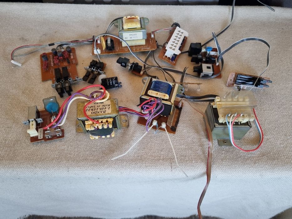 Pachet Transformatoare mici, dif componente. Perfecta stare.