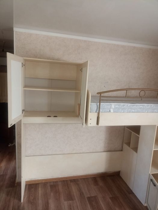 Продаётся кровать со шкафами