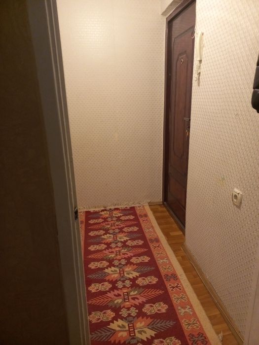 Продам 1-ую в 3 мкр с мебелью