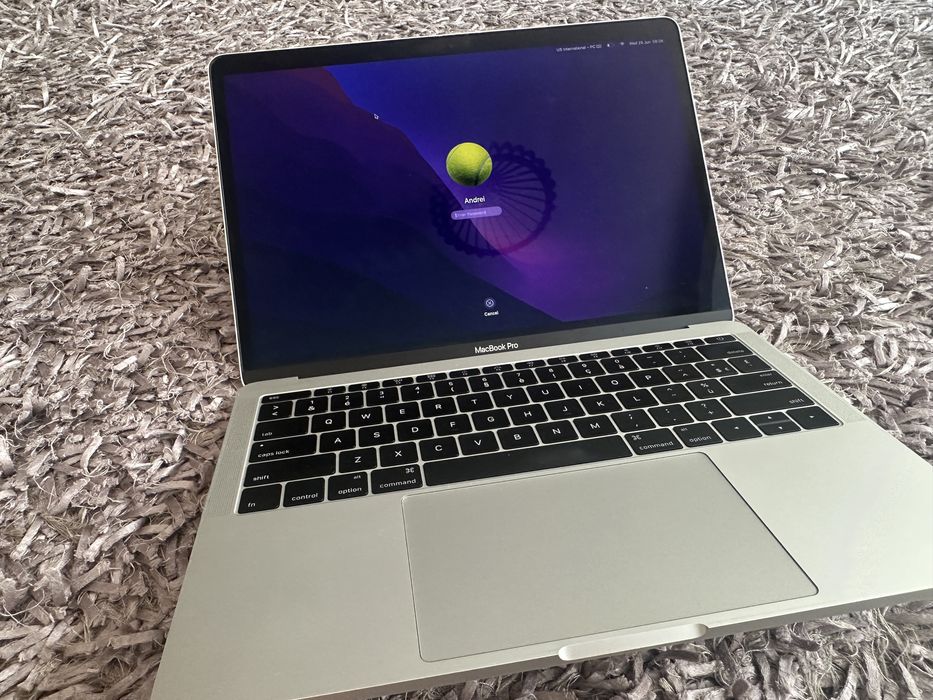 Macbook Pro 13 impecabil a1708 500GB 16GB RAM