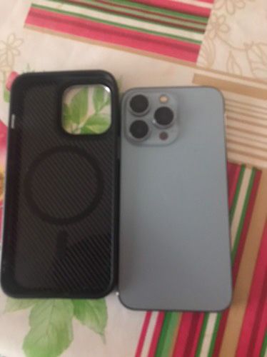 Iphone 13 pro  intact