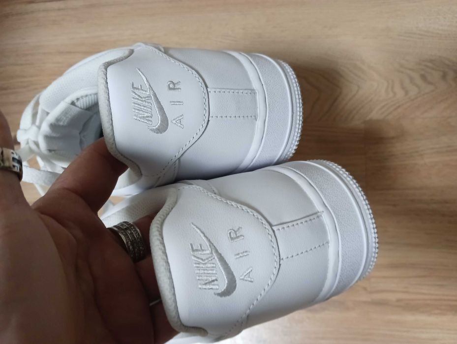 Маратонки Nike...