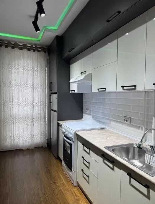 Продам свою 1 комн. квартиру в Ж\К  Ассалом Сохил Golden House.