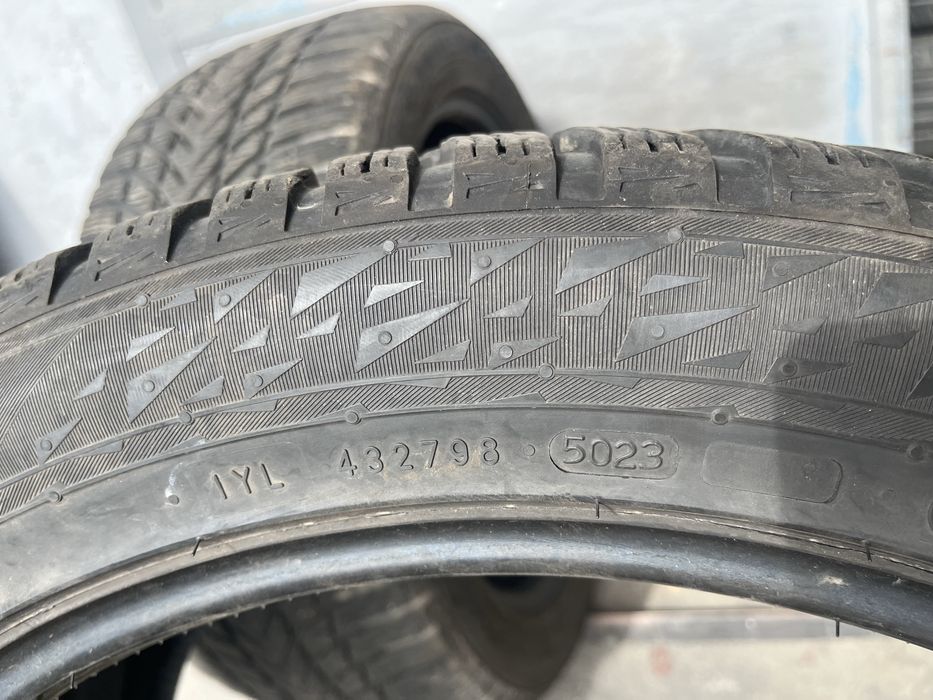 2 бр. зимни гуми 255/45/19 Nokian SUV DOT 5023 7 mm