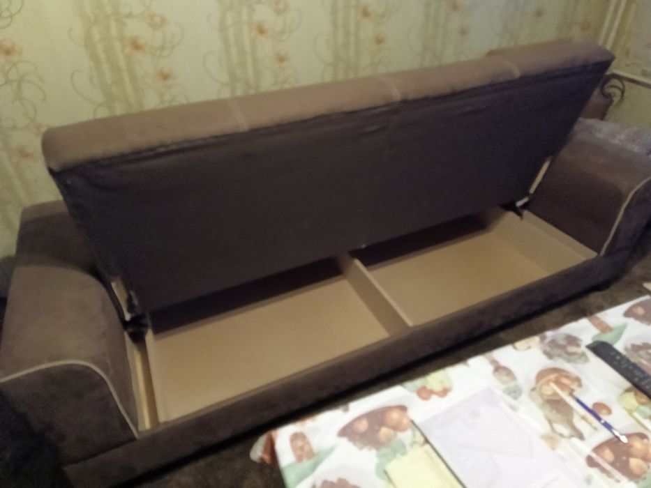 Разтегателен диван