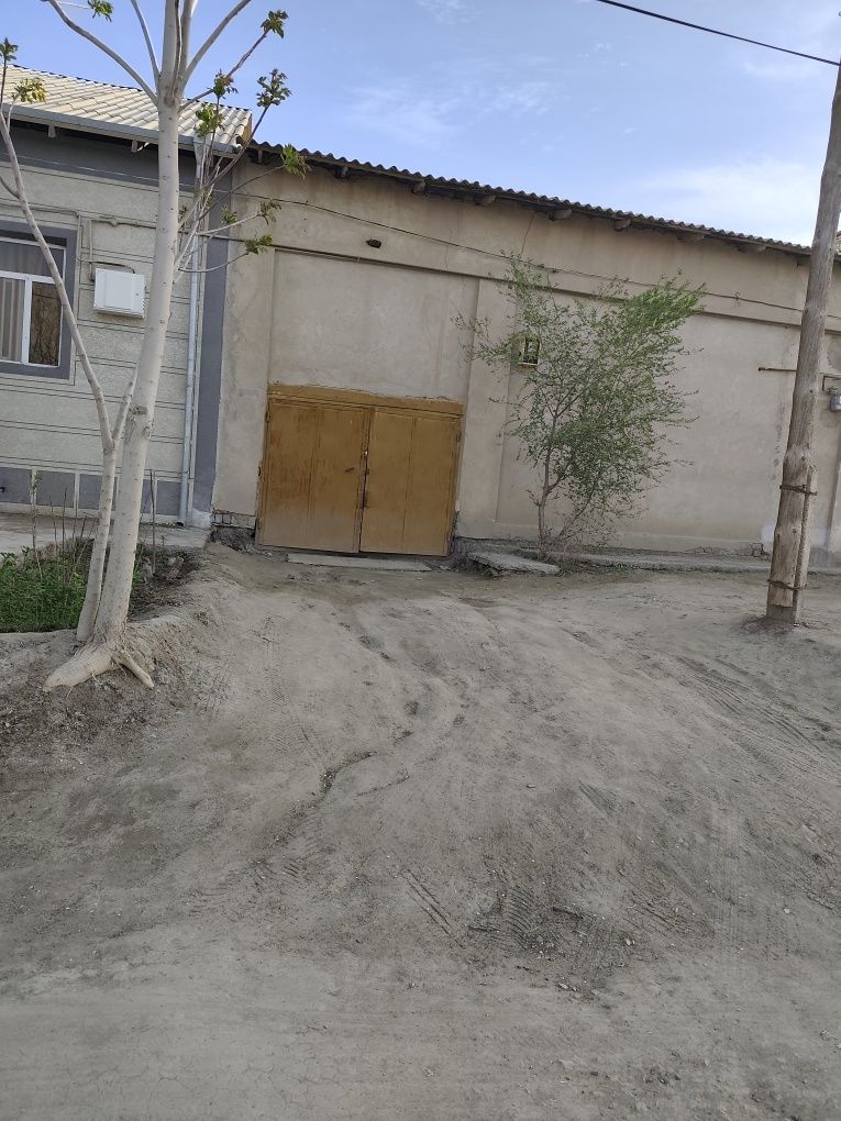 Qurilishi tugallanmagan xovli joy Srochna Sotiladi