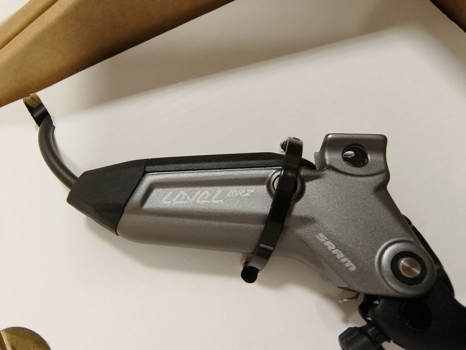 НОВИ Sram Level Bronze Stealth 4 Piston спирачки за велосипед 2023