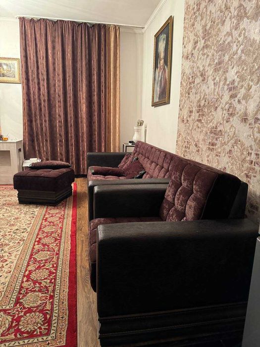 Диван, два кресла, пуфик