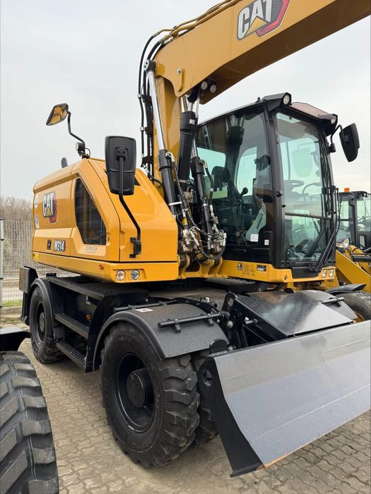 Excavator pe roti