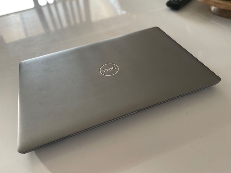Grey DELL Precision REF 15 3561