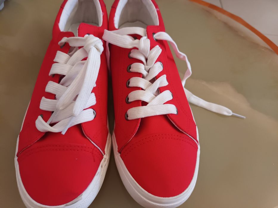 Adidas nr  42 rosii