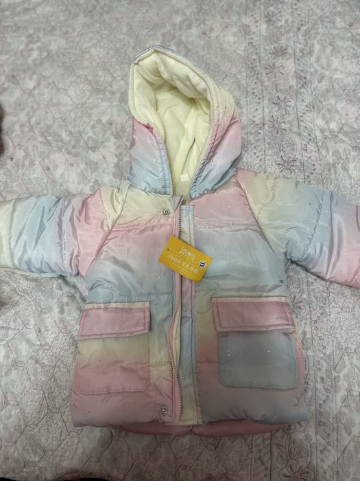 Теплая курточка на девочку