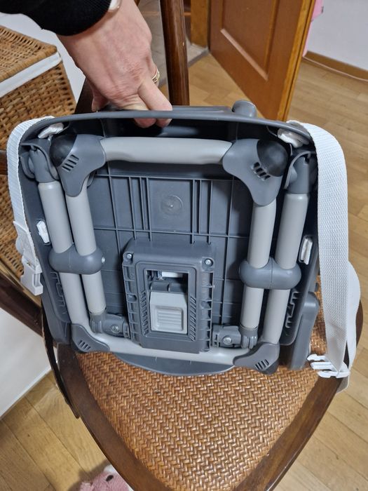 Сгъваемо преносимо столче за хранене Chicco