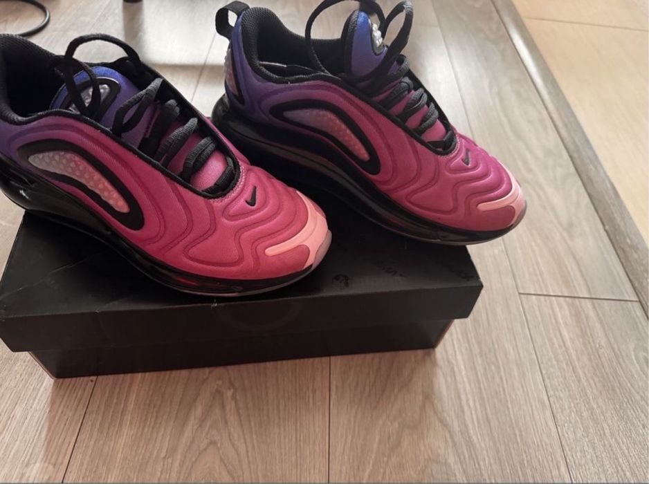 Pantofi sport  adidasi nike air max 720 marimea 37,5