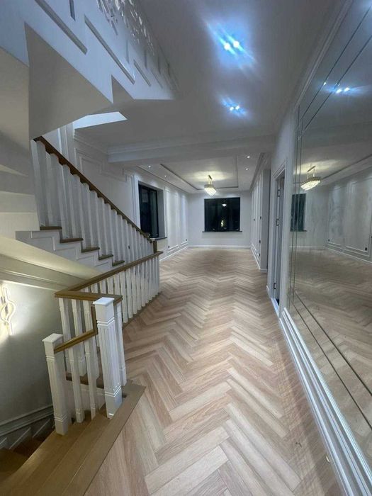 Евро дом мирабадский район 3 этажа( плодвал котельня) гараж с зарядкой