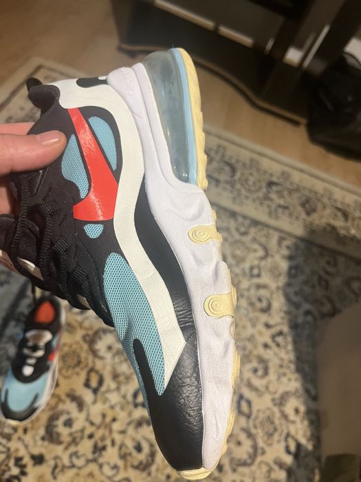 Vand adidasi nike air max 270