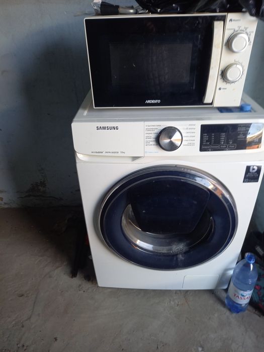 Продам стиральную машину хорошо состояние 7 кгмарка самсунг