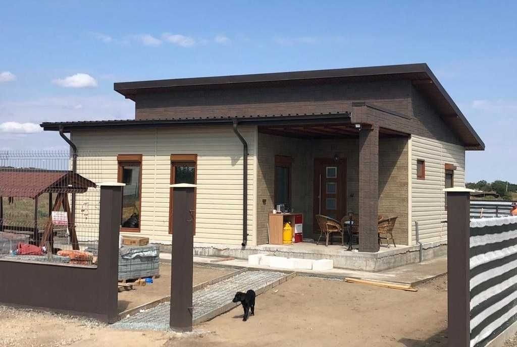 Casa modulara din structura metalica si panou sandwich de vanzare