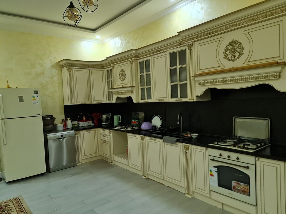 Мебель для кухни в отличном состоянии