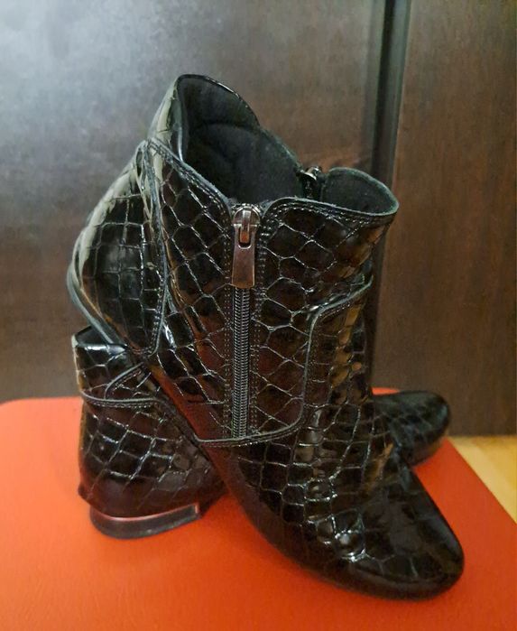 Дамски боти/естествен лак