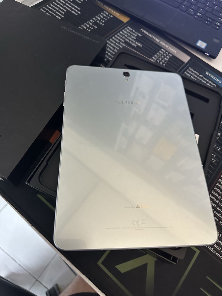 Tableta Samsung Galaxy Tab S3 – 32 GB – Stare impecabilă