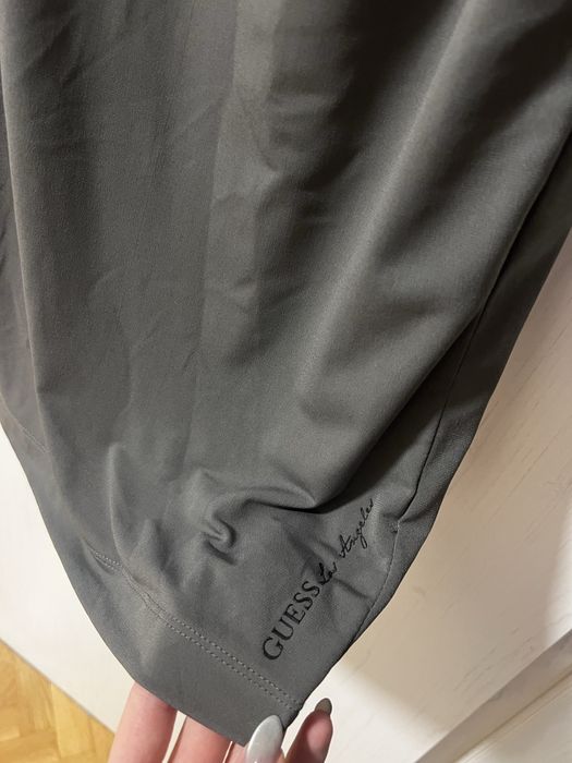 Нова рокля-Guess