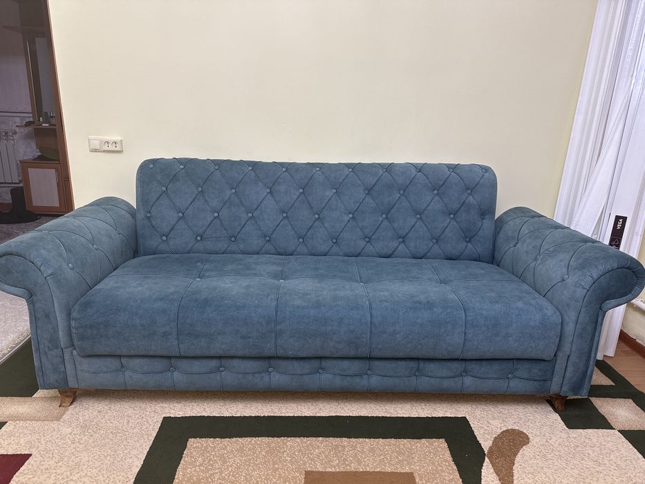 Продаю диван в хорошем состоянии.