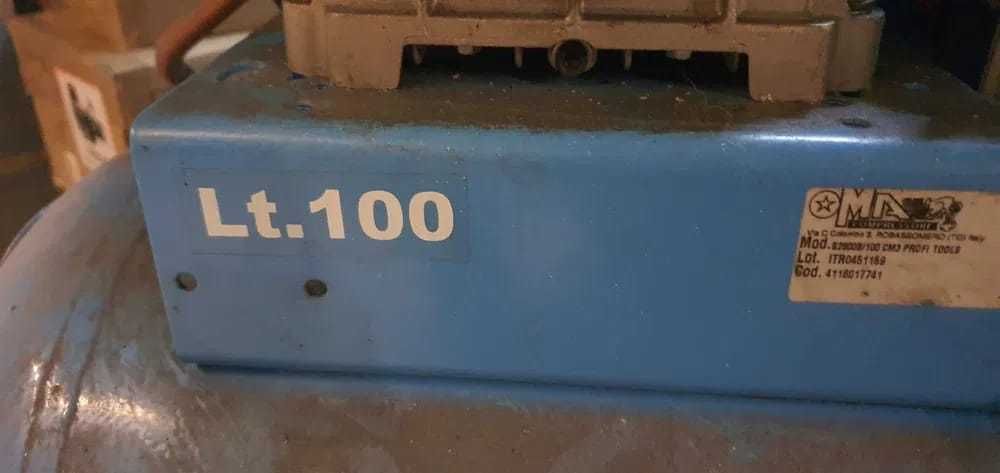 Compresor aer AIRMASTER 100L