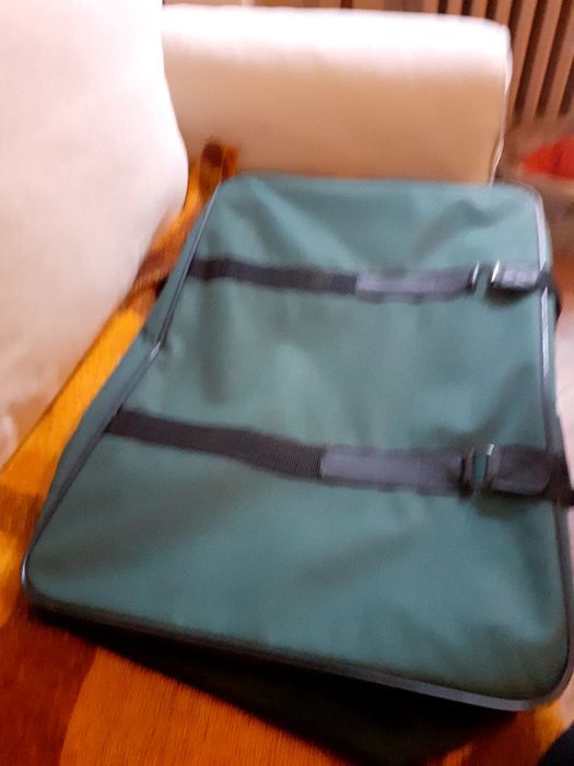 Чанта за пътуване ,по плоска с продълговата форма