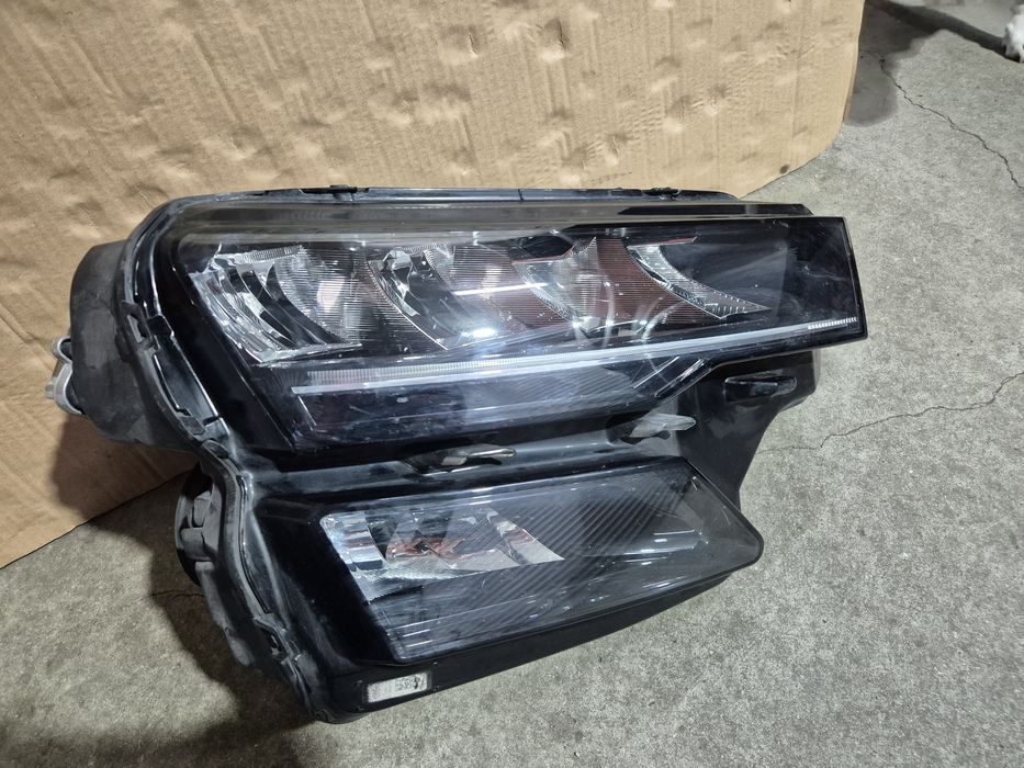 Десен фар за SKODA Karoq NU7 57B941010 Шкода Кароя