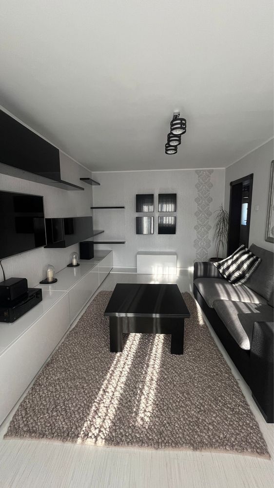 Apartament 5 camere etaj 4 + mansardă zona mall Botoșani