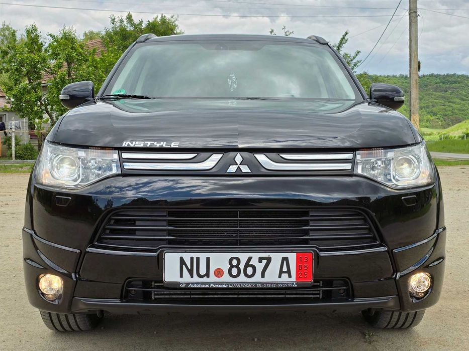 Mitsubishi Outlander ~ INSTYLE ~2 2 DI D ~ 150 CP ~ 7 Locuri ~ 4 x 4 ~
